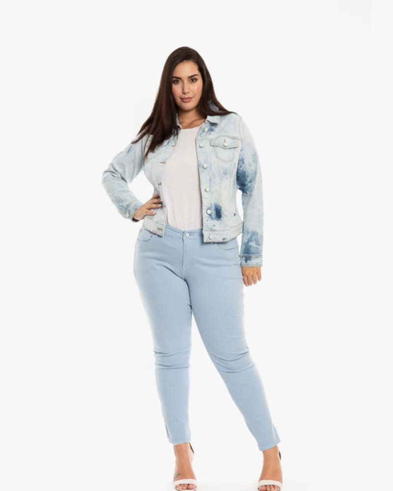 Front of a model wearing a size 0X Raegan Denim Jacket in RAEGAN by Slink Jeans. | dia_product_style_image_id:255923
